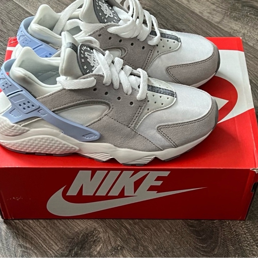 Nike Women Sneakers in Gray, White & Light Blue